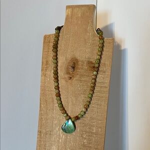 Crackle Agate Beaded Necklace with Shell Pendant